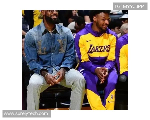 湖人明星球员集体亮相慈善活动,传递正能量 湖人明星球员集体亮相慈善活动,传递正能量