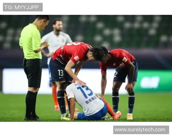 山东鲁能球员因恶意犯规停赛1场罚款5万元