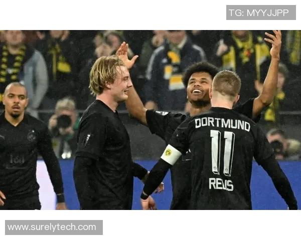 德甲榜首之争白热化强队保持不败形势严峻